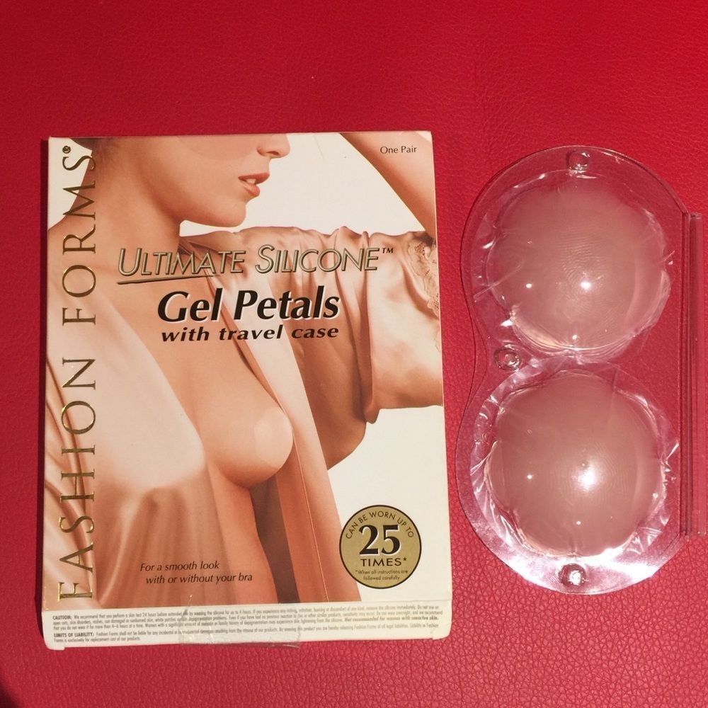 Gel Petals with travel case. 🎉Last deal🎉